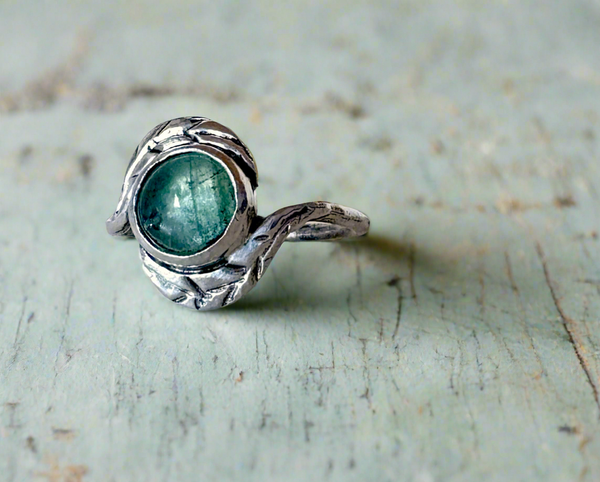 Emerald Leaf Hug Ring in Sterling Silver