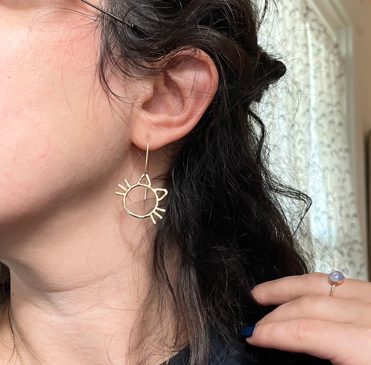 Sideways Cat Head Drop Earrings in Gold