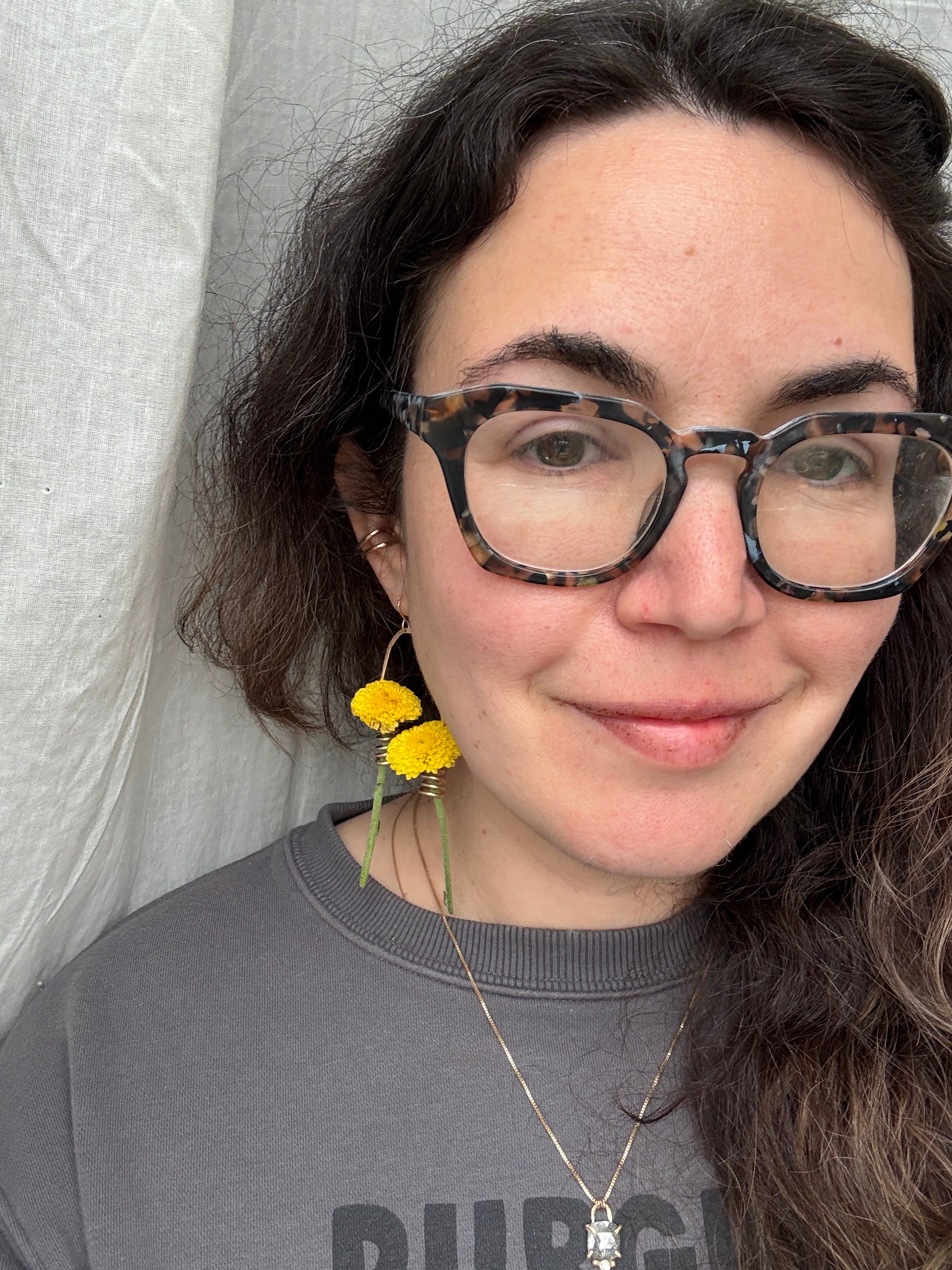 Double flower holder dangles