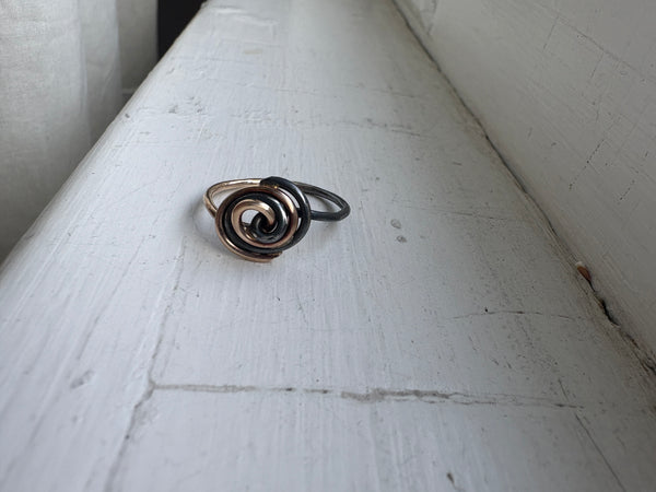 Black and Gold Knot Ring