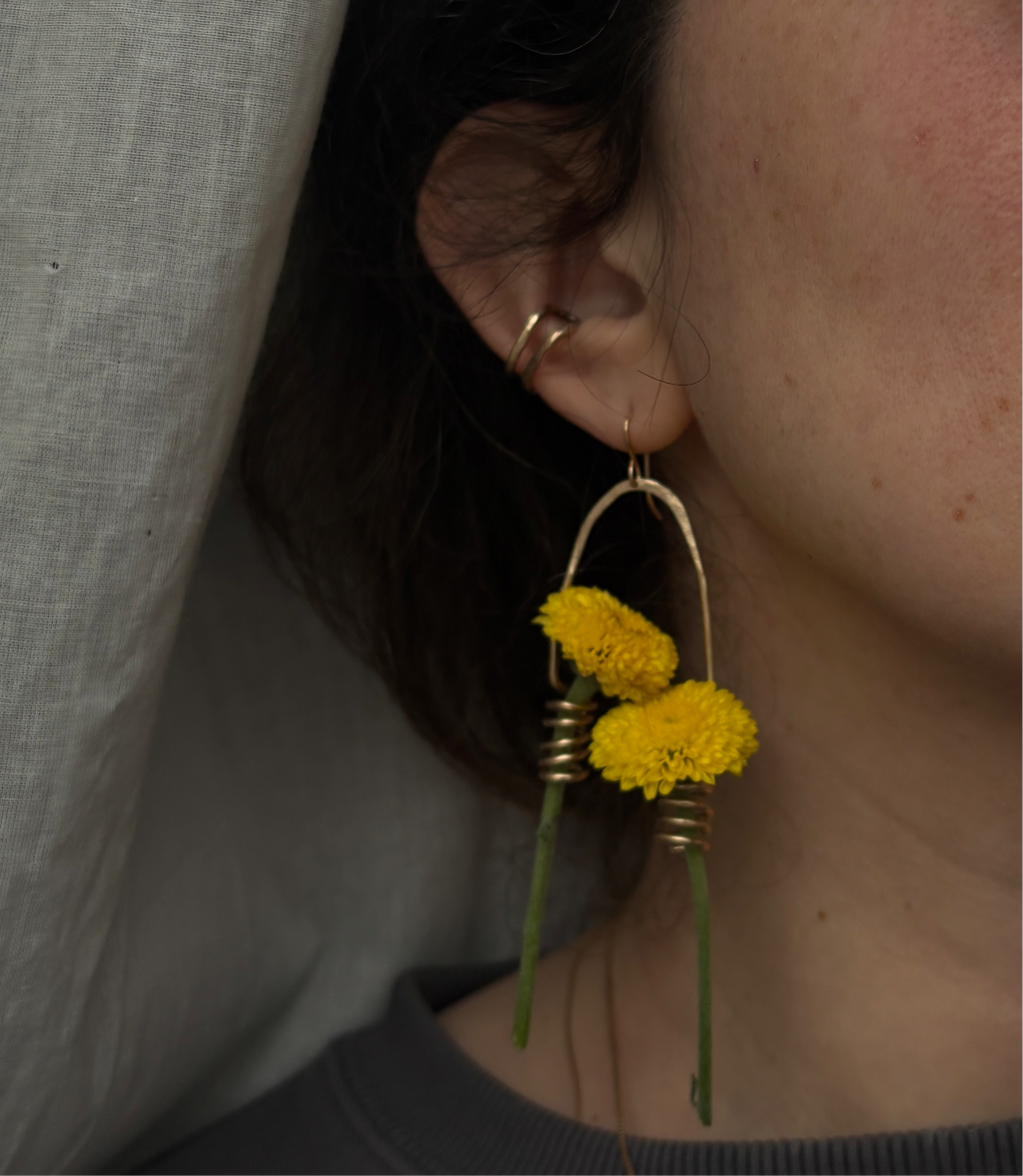 Double flower holder dangles