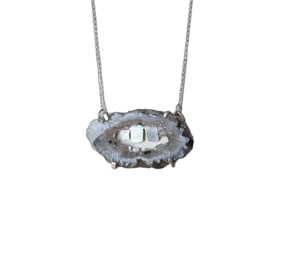 toothy necklace in sterling with agate slice