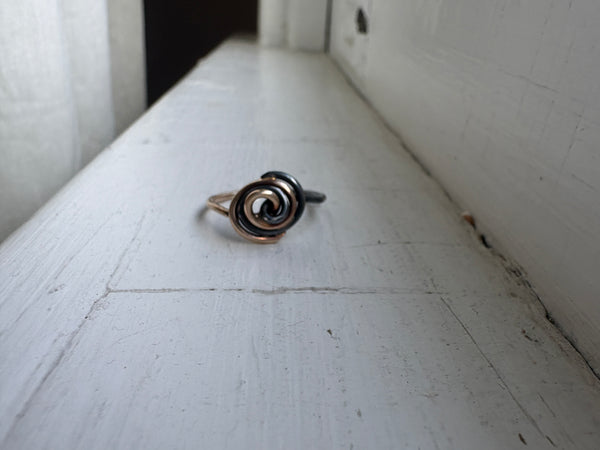 Black and Gold Knot Ring