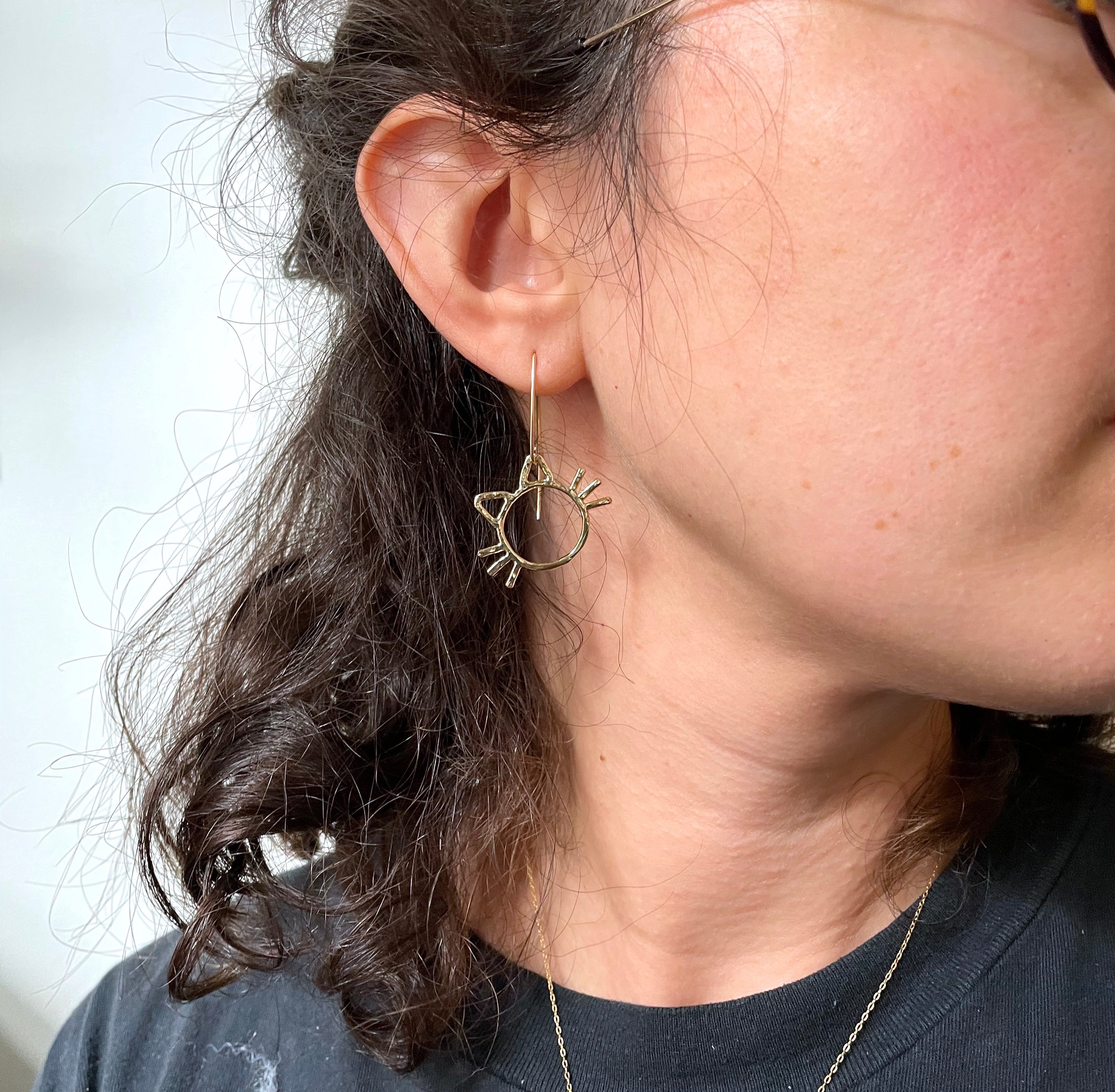 Sideways Cat Head Drop Earrings in Gold